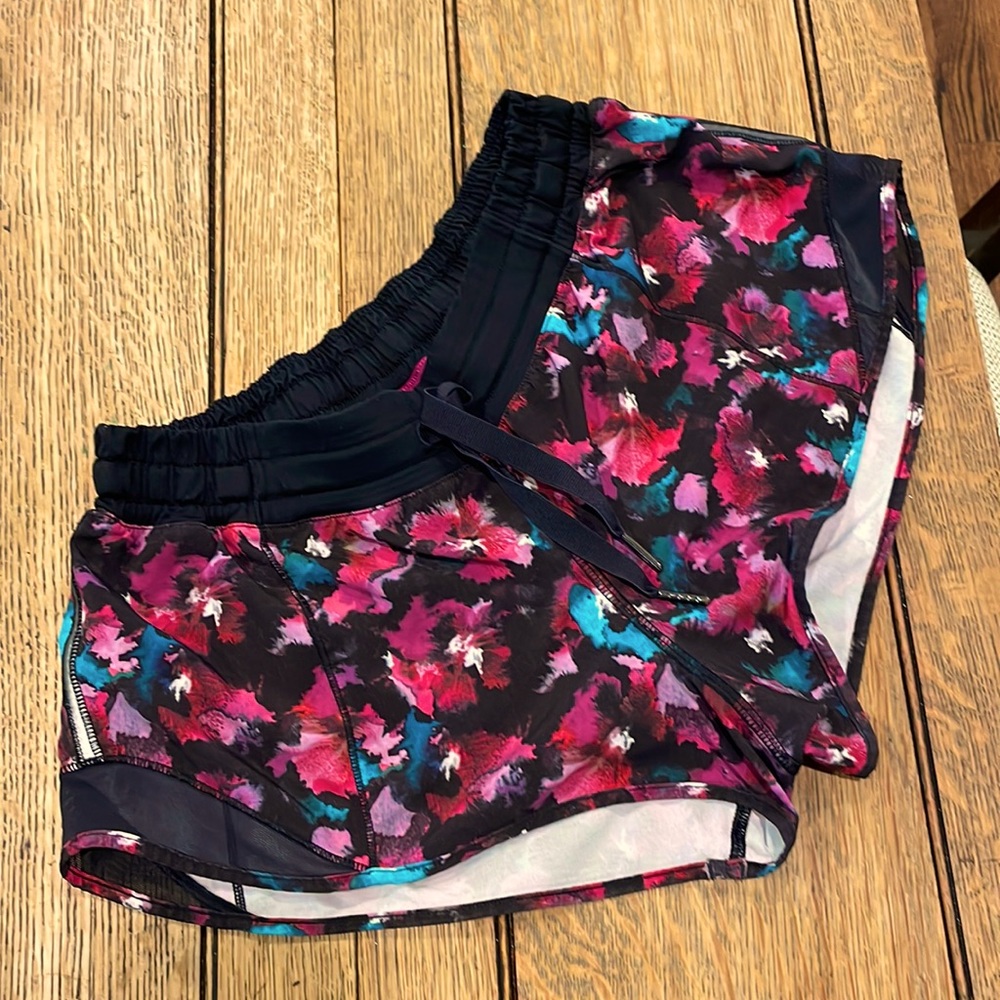 Lululemon hotty hot short